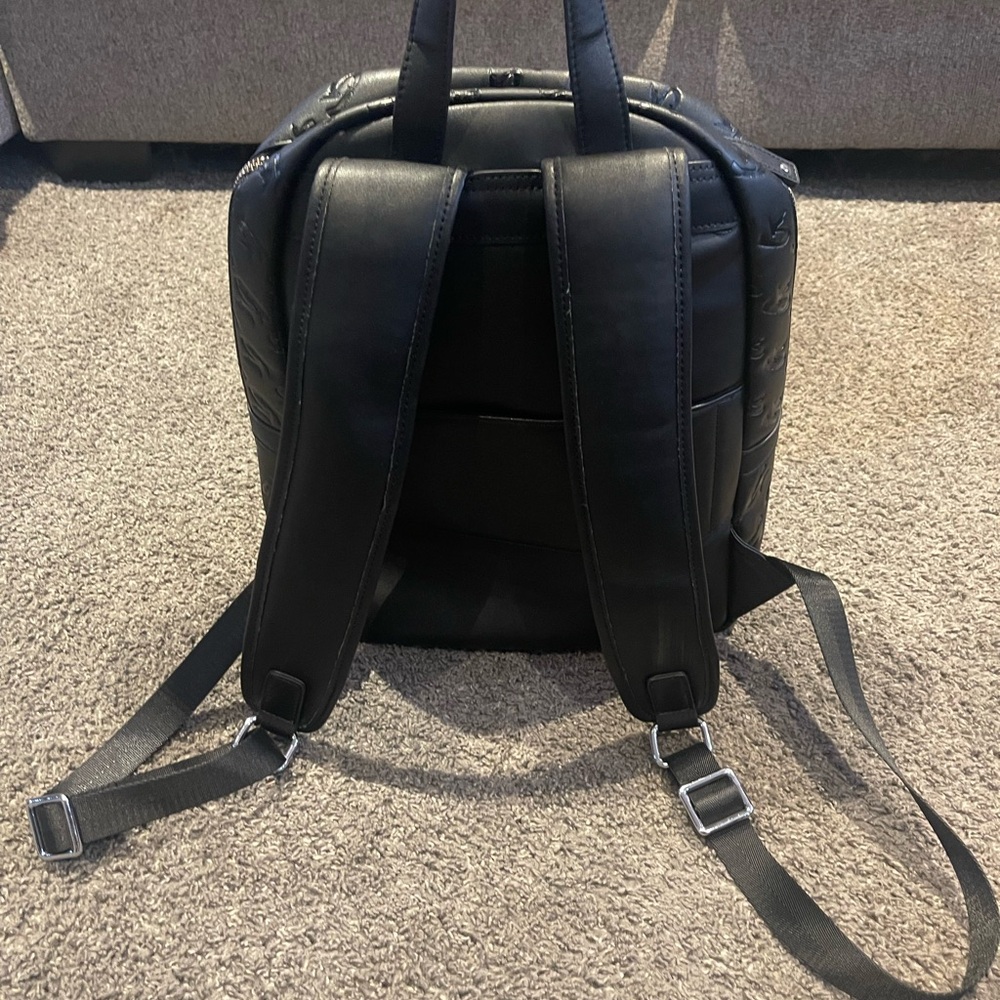 GLAMAHOLIC Monogram Backpack - Picture 4 of 7